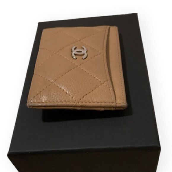 ❤️SOLD❤️Chanel Beige Quilted Caviar Leather Card Holder - Picture 6 of 14